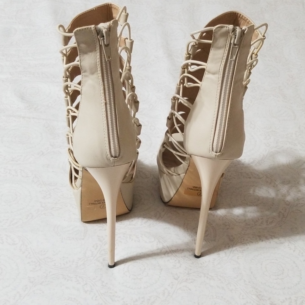 Heels - Picture 2 of 4